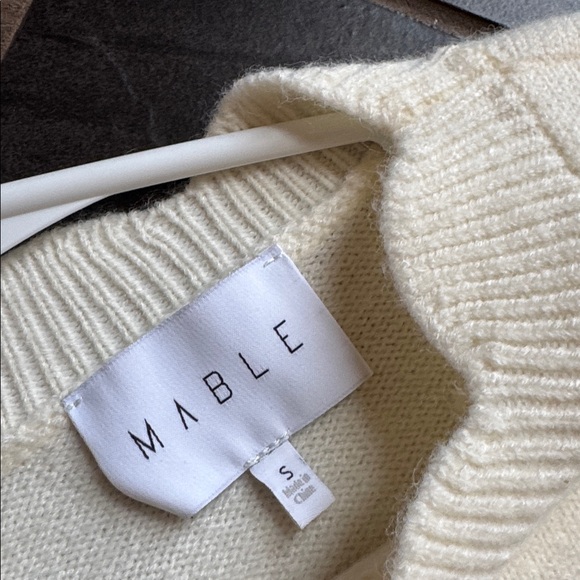 Elegant White Sweater with Blue Floral Design - Picture 6 of 7